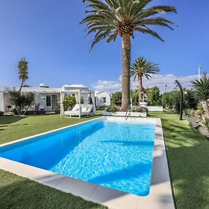 https://villas-new-lanzasuites.in-canary-islands.com